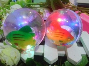 超炫透明弹跳球跳跳球七彩弹力球发光玩具  闪光类水球促销儿童玩