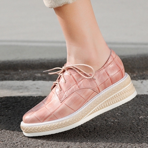 方头布洛克女鞋欧美2019年春季新款真皮休闲坡跟单鞋女厚底松糕鞋