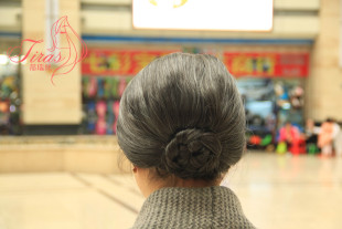 发白