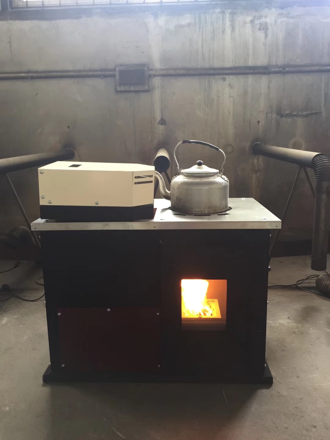 2018 颗粒采暖炉价格冬季取暖壁炉真火壁炉暖风机取暖神器