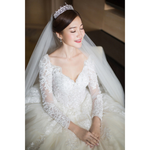 婚纱礼服新娘拖尾公主梦幻一字肩V领显瘦长袖一条街2018新款保守婚纱