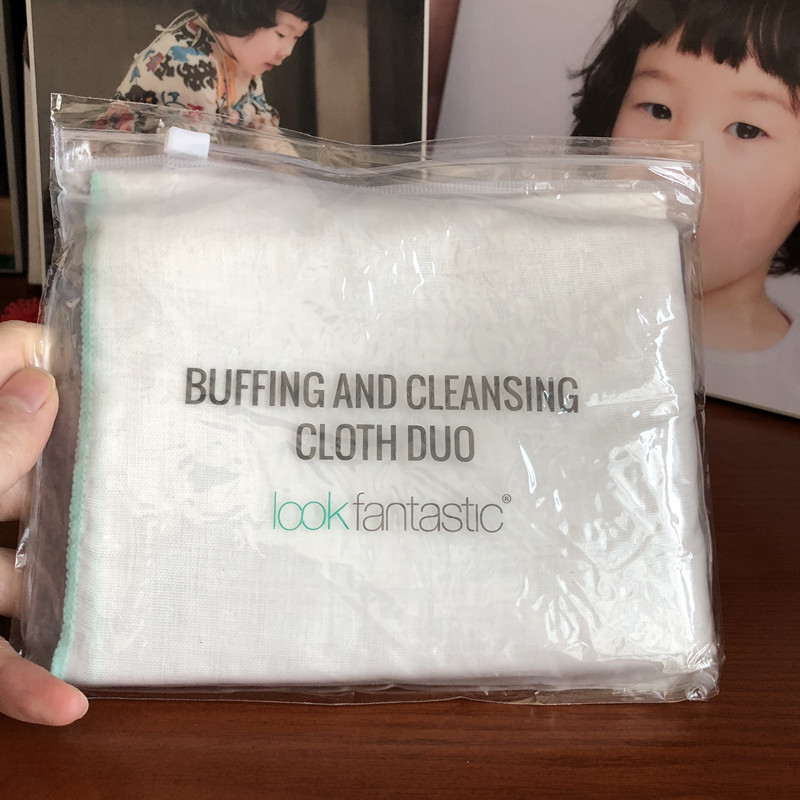 【现货】LOOKFANTASTIC洗脸巾+沐浴气泡网2件套装 双面卸妆洁面巾