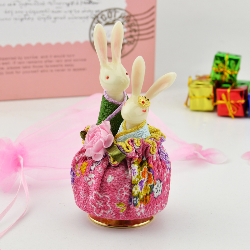 情侣兔旋转陶瓷娃娃小樽音乐盒八音盒创意生日礼物情人节女友精品