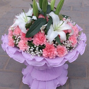 红粉康乃馨百合鹤山韶关江门湛江茂名鲜花同城速递生日祝福送父母