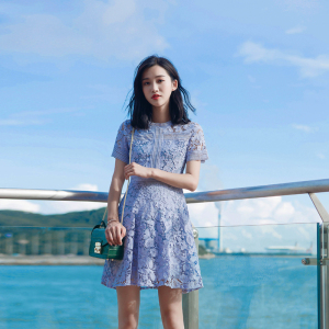 蓝色蕾丝连衣裙女2018夏季新款高腰修身显瘦时尚气质小香风a字裙连衣裙
