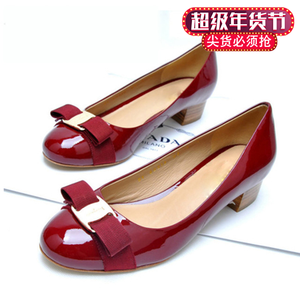 菲格拉慕女sf2019蝴蝶结红色平底复古浅口中跟圆头单鞋小红皮鞋