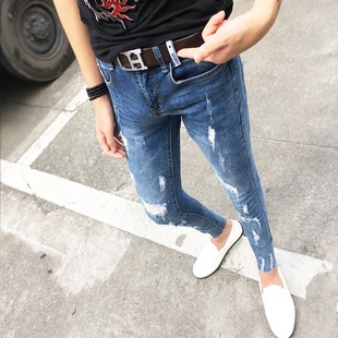 蓝色破洞九分裤
