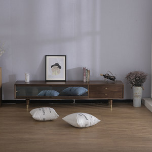 实木电视柜现代简约松木橡木胡桃木客厅带玻璃门抽屉铜脚包边柜子