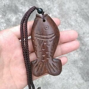 木头鱼项链图片