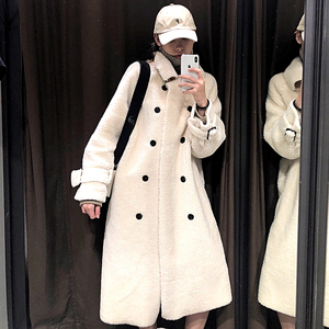 羊羔绒外套女白色图片