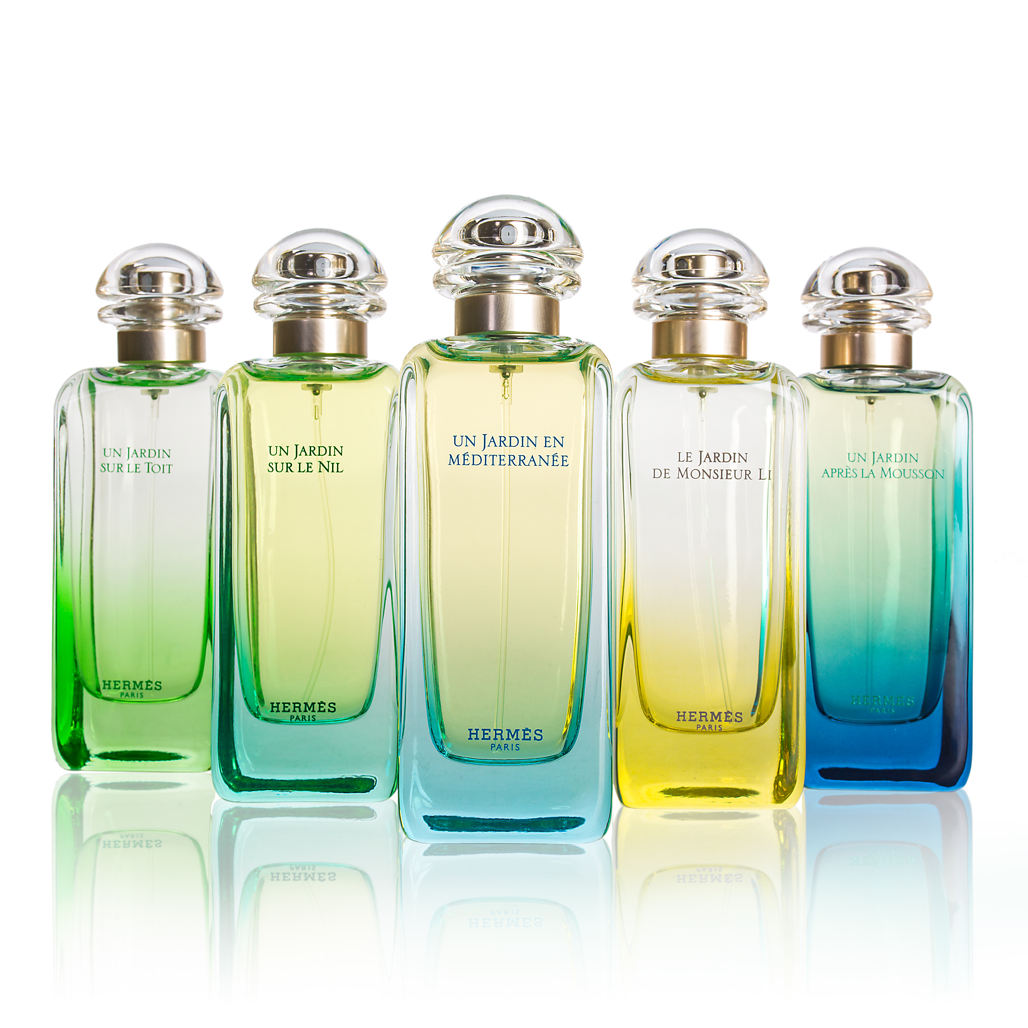 一般大牌的香水盒子上和瓶子底部都会有批号,可以用那个号码查.