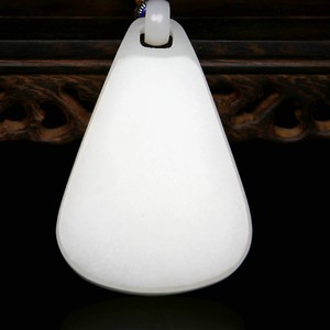 白色玉石吊坠专场