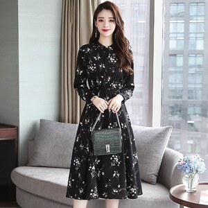 【黑底碎花连衣裙图片】黑底碎花连衣裙图片大