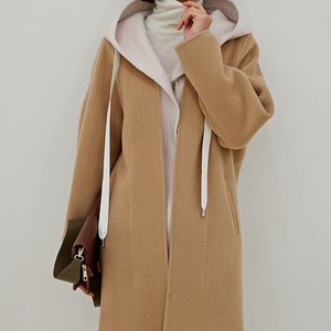 2018新款中长款 span class=h>假两件 /span>浅驼色小宽松连帽显瘦