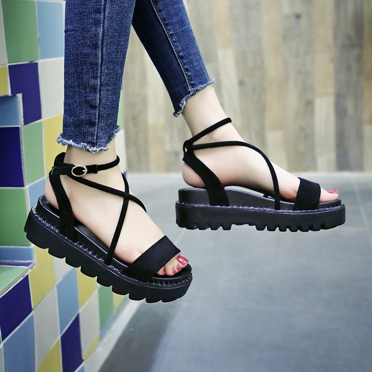 Pendakian Tumit Musim Panas Wanita dari Sandal 2018 Baru Gaya Han Melarang Bais Dibawa Ke Silang untuk Mengikat ambil Sepatu Wanita Tebal Bawah Sepatu Siswa Baba Di Roma Kencang-Internasional