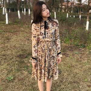 【百褶连衣裙春季图片】百褶连衣裙春季图片大全