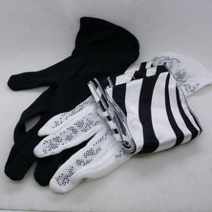 魔术道具 黑白手套变长条 span class=h>丝巾 /span> 神奇的手套变斜