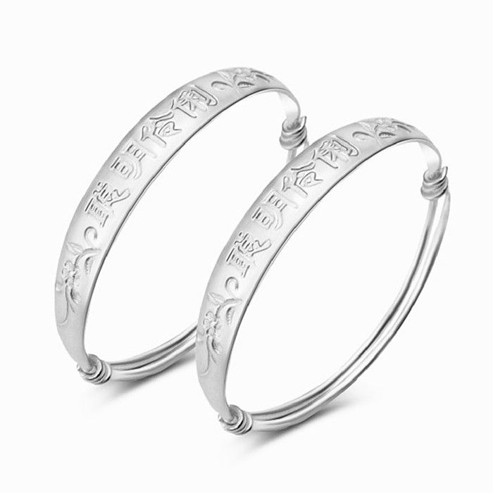 伟德bv1946官网-手镯摘不下来？试试这几招轻松搞定！