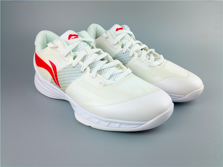 李宁赞助cba联赛 球员版超轻十代10代高端篮球鞋 易建联42分神鞋