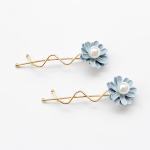 气质灰蓝色超纤 span class=h>珍珠 /span>小花波浪夹  span class=h>