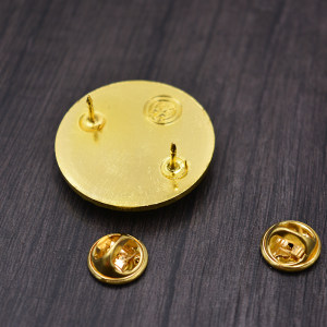 全店任意两款包邮 新版刺马钉版金质圆章/小 span class=h>胸章 /span