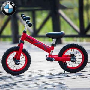 宝马儿童滑行车图片