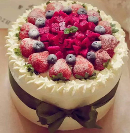 乳脂草莓生日蛋糕秦皇岛保定沧州石家庄邢台邯郸唐山衡水同城配送