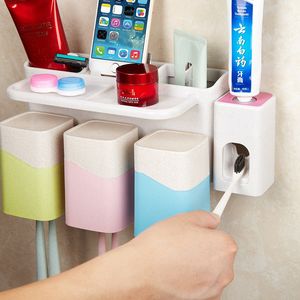 自动挤牙膏器套装全自动电动牙刷架挂成人牙膏