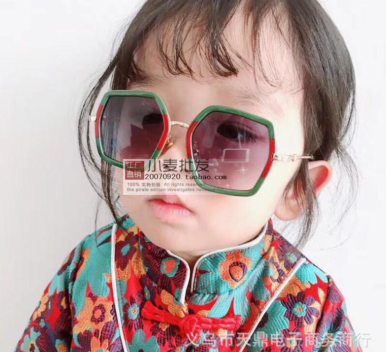 Bintang Bersama Gaya Kepribadian Yang Murah Hati Bingkai Anak Menyembunyikan Matahari Kacamata Hitam Pasang Gua Bentuk Bayi Mempertahankan untuk Mengambil berjemur Kacamata-Internasional