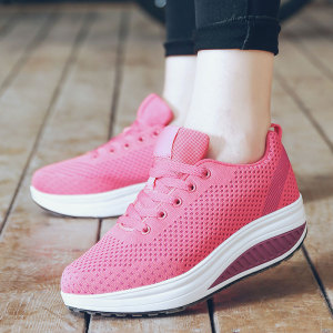 女春季摇摇鞋图片