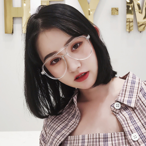 透明眼镜架男图片