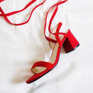  span class=h>清仓 /span> 真皮一字脚踝绑带粗跟高跟凉鞋女韩版百搭